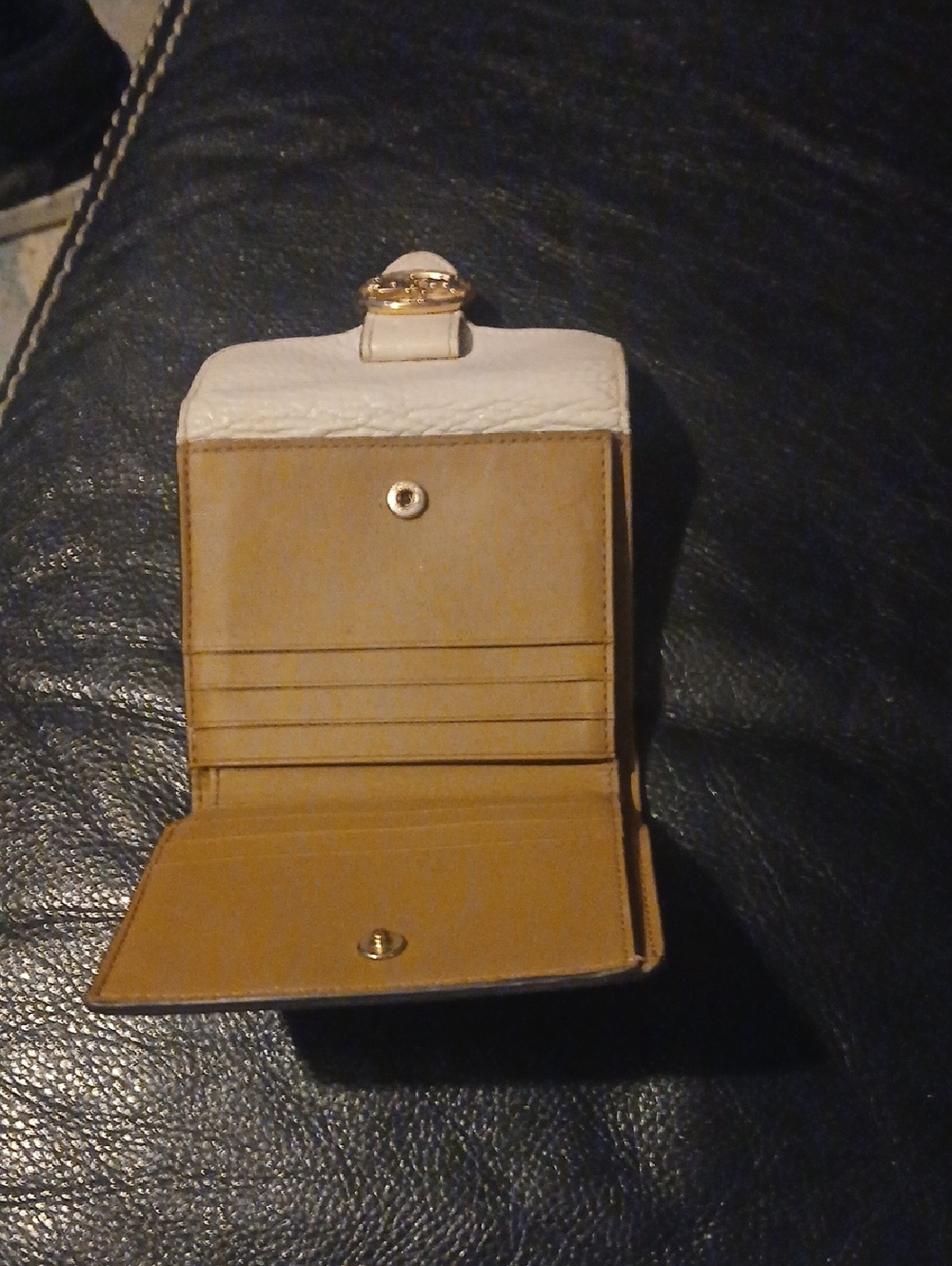 Coach Pebbled Leather Small Wallet in Off-White with Gold Turnlock - Picture 2 of 6